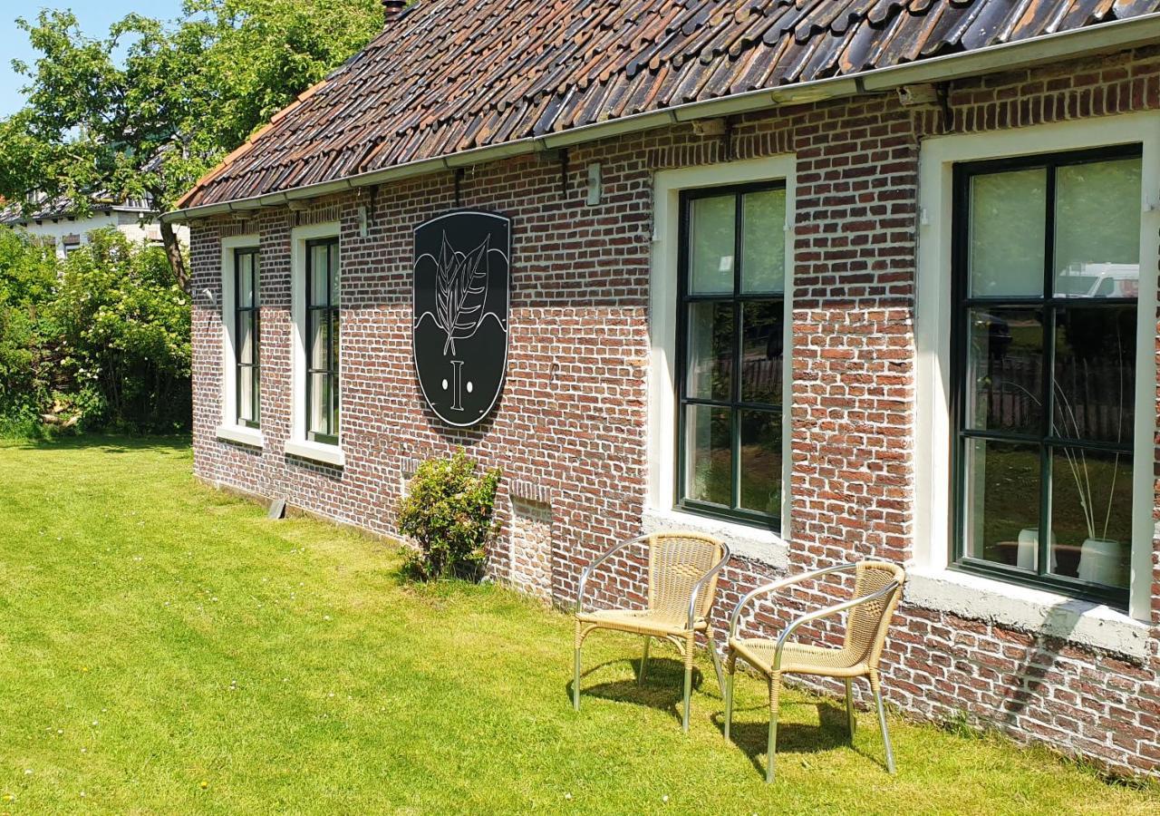 Fakansjehus Sfeervol Met Fijne Tuin Jirnsum 外观 照片